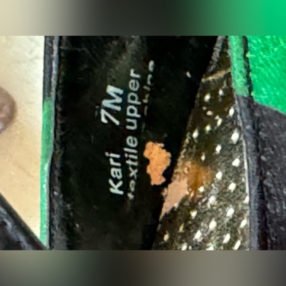 Colorful Striped Heels for a Bold Statement - Picture 6 of 6